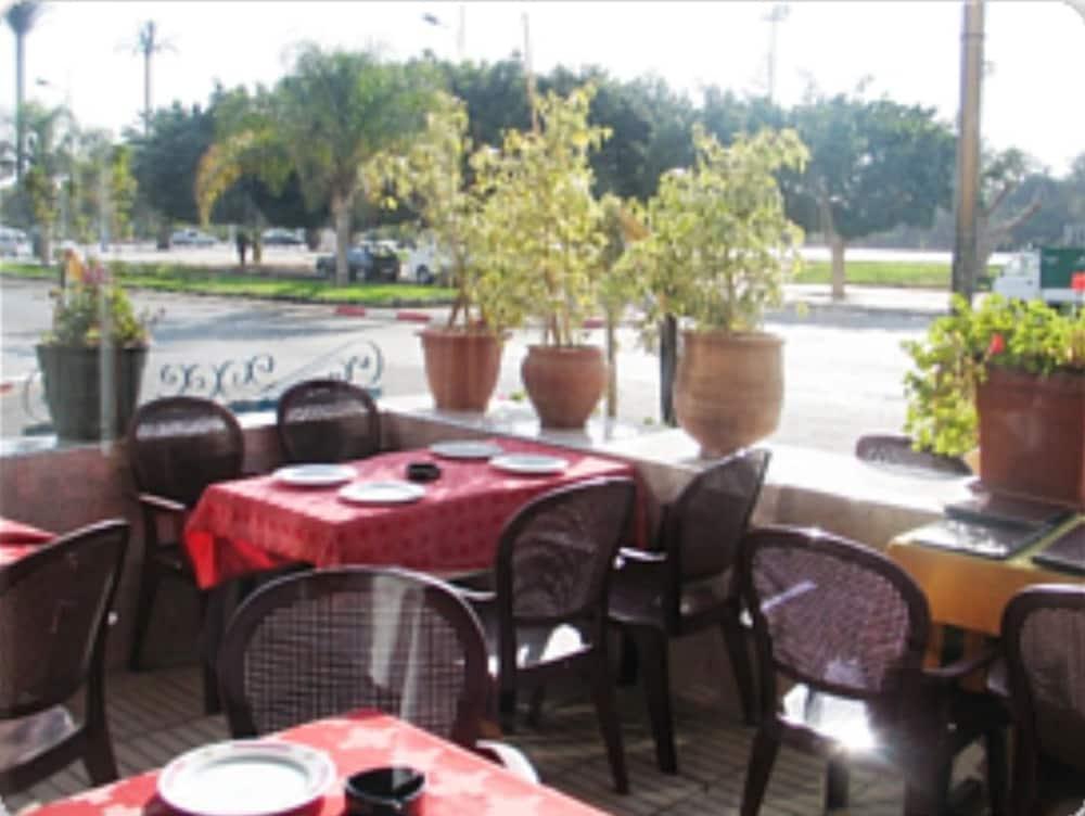 Hotel Les Palmiers Agadir Bagian luar foto