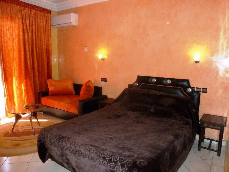 Hotel Les Palmiers Agadir Bagian luar foto
