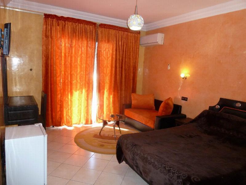 Hotel Les Palmiers Agadir Bagian luar foto